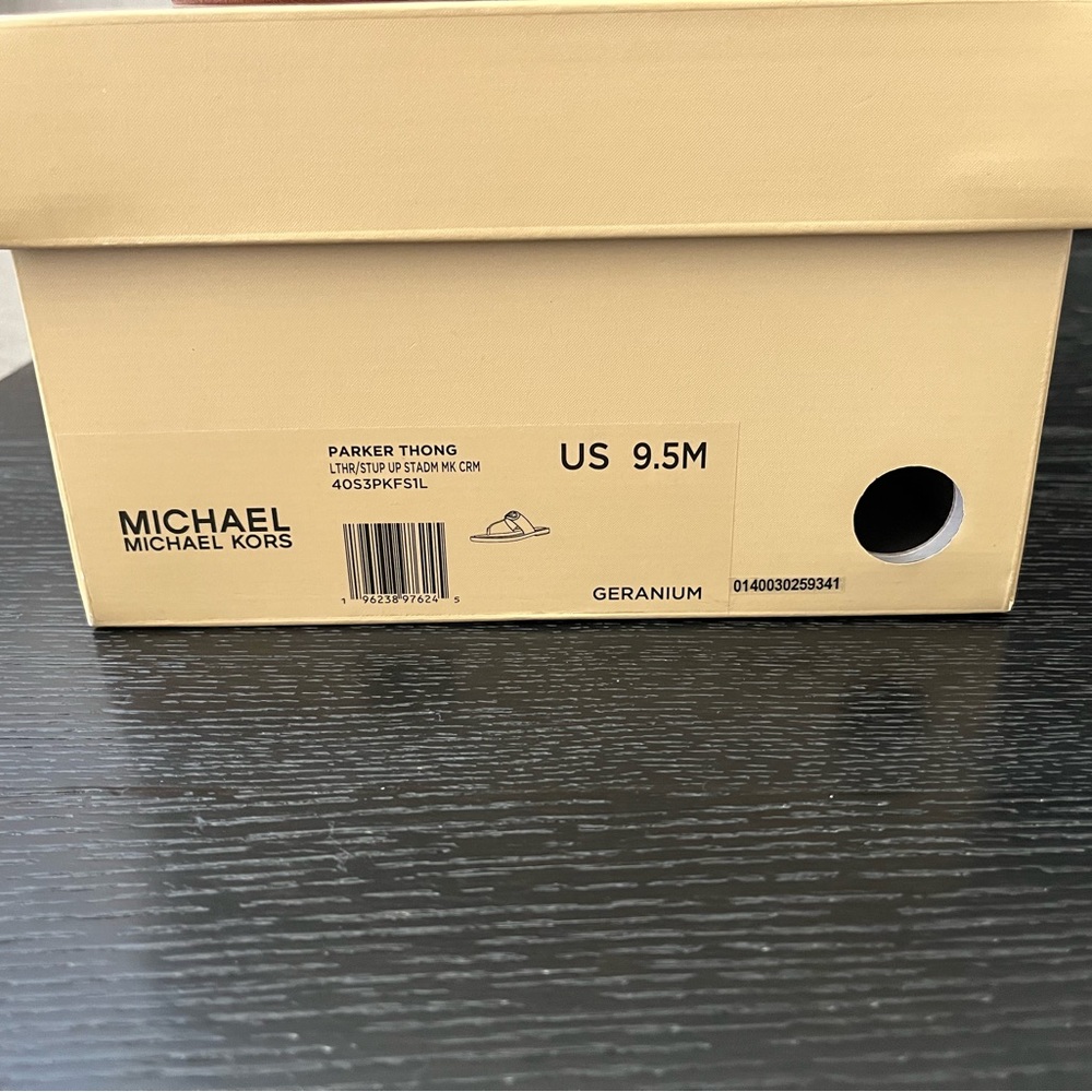 Michael Kors Parker Thong Sandals - Picture 6 of 6